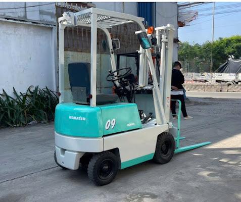 Xe-Nang-Dien-Ngoi-Lai-Mini-900kg-KOMATSU-Fb09-3