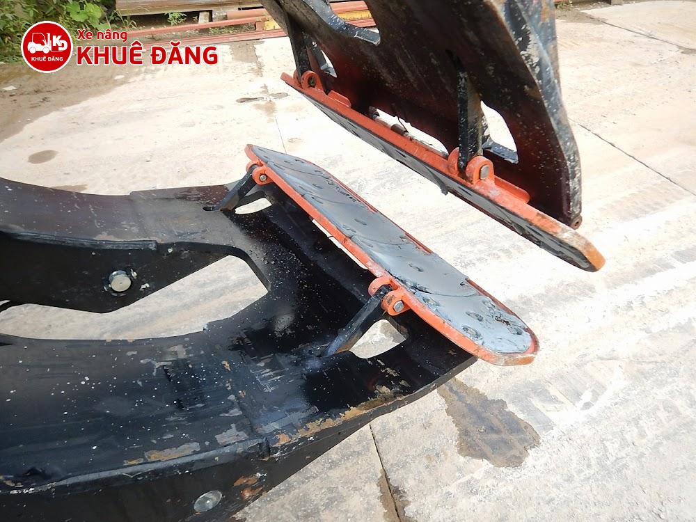 Xe nâng dầu 3 tấn Toyota 02-8FD30 số tự động, kẹp giáy tròn nâng cao 4m