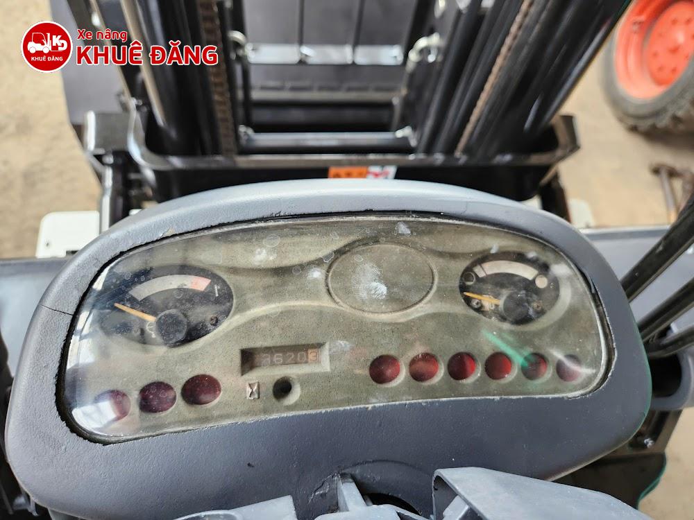 Xe nâng dầu xúc nâng 1.5 tấn Komatsu FD15T-16
