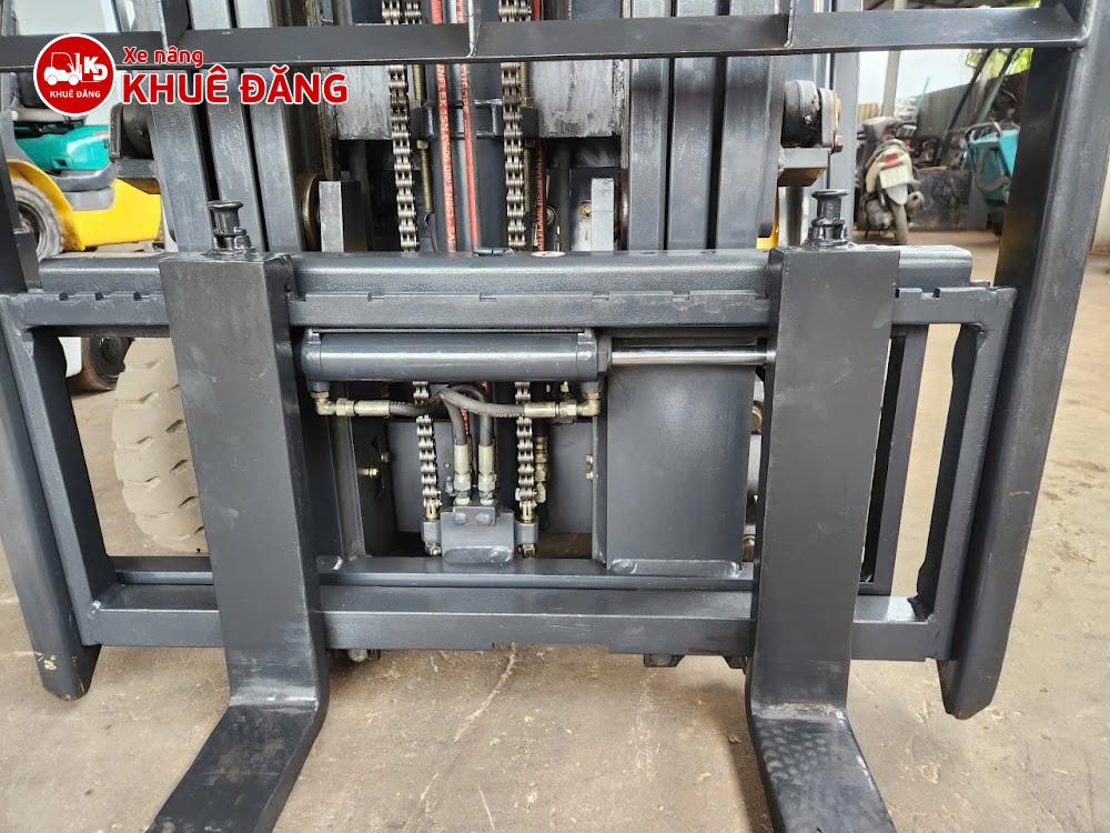 Bộ dịch giá tiện lợi có thể dịch hàng qua lại 15cm - 20cm mà không cần di chuyển xe