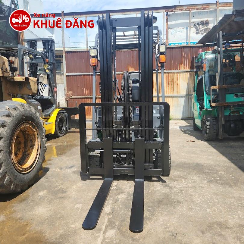 Xe nâng điện ngồi lái 3 bánh 1.8 tấn Toyota 7FBE18