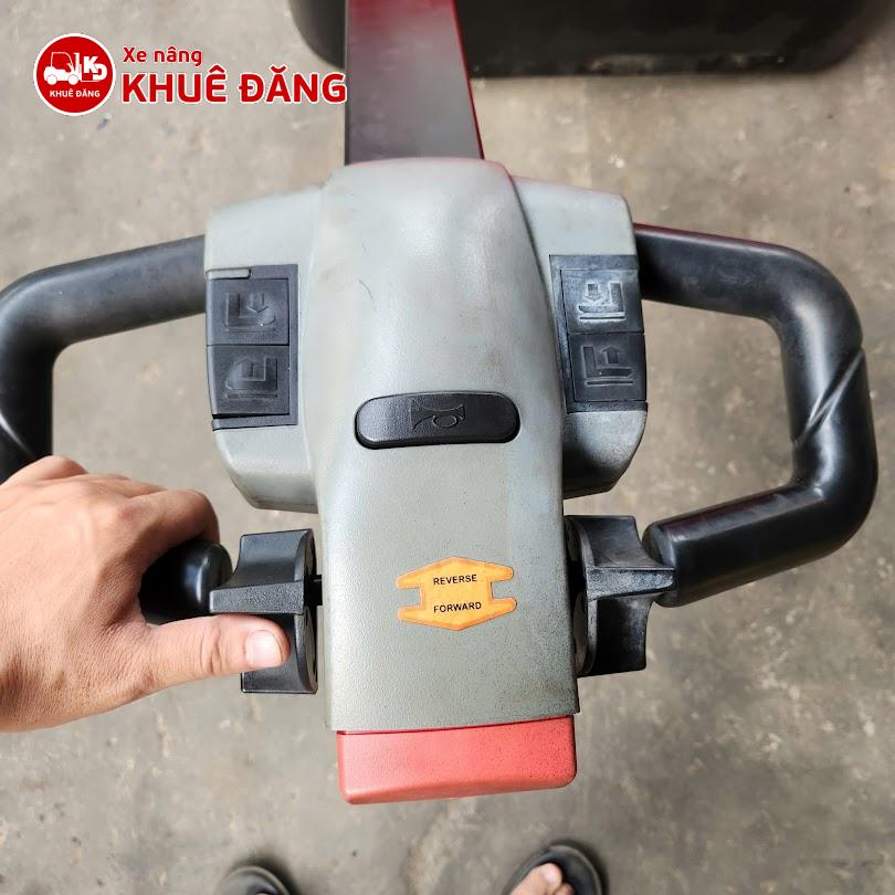 Xe nâng tay cao 900kg Bishamon BDS90S, nâng cao 190cm
