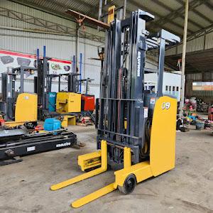 Xe nâng điện đứng lái 900kg Komatsu FB09RS-15 cao 6m