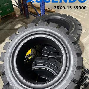 Bánh đặc 28x9-15 Ascendo S3000