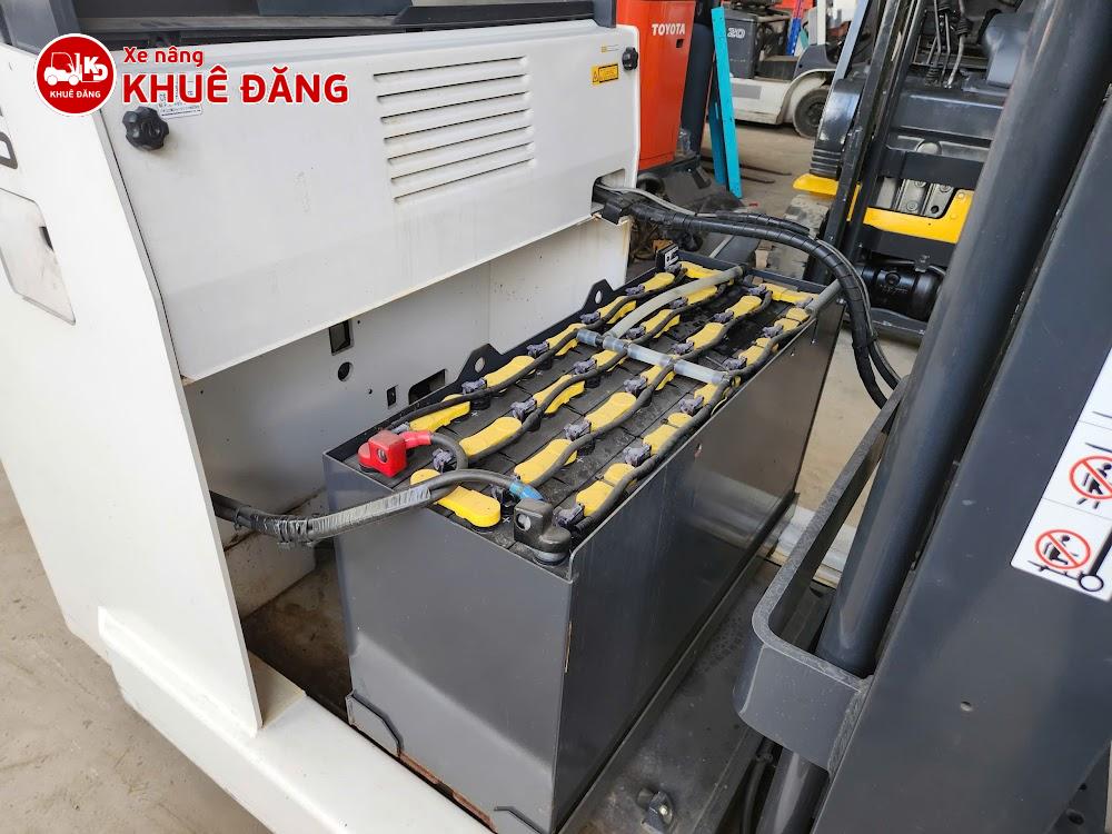 Bình điện của Xe nâng điện đứng lái 1.5 tấn Nichiyu FBRMAW15-80-500M là bình ắc quy 48V/320Ah