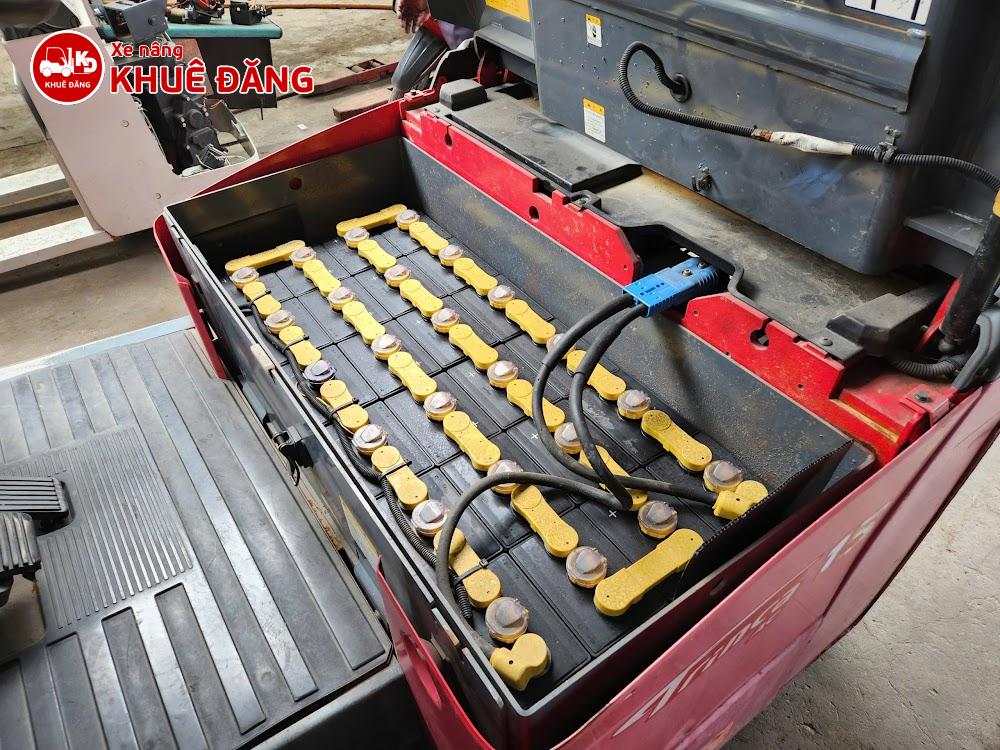 Xe nâng điện ngồi lái 1.5 tấn Nichiyu FBT15PN-80-400, 3 bánh, nâng cao 4m
