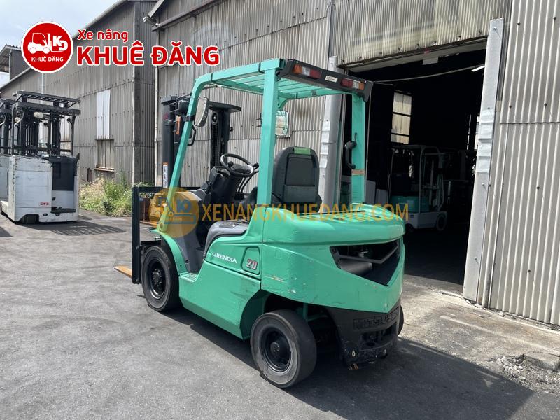 864-Xe nâng dầu 2 tấn Mitsubishi FD20T-F18D