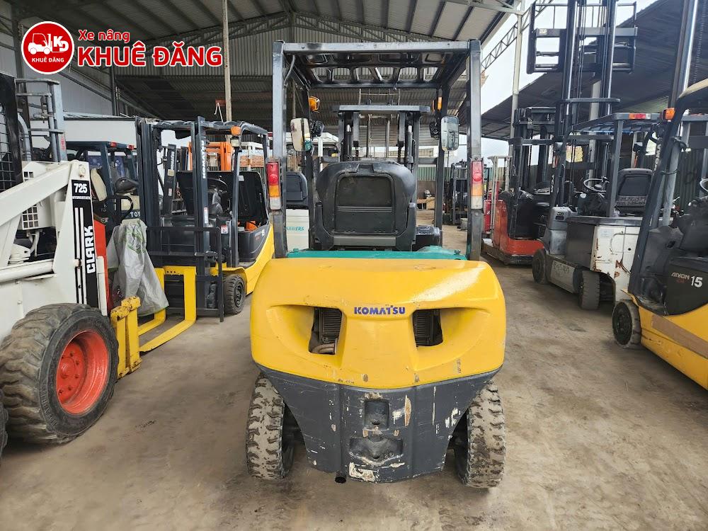 Xe nâng xăng 2 tấn Komatsu FG20T-16