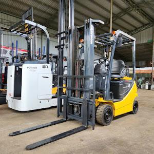 Xe nâng điện ngồi lái 1.8 tấn Komatsu FB18-12