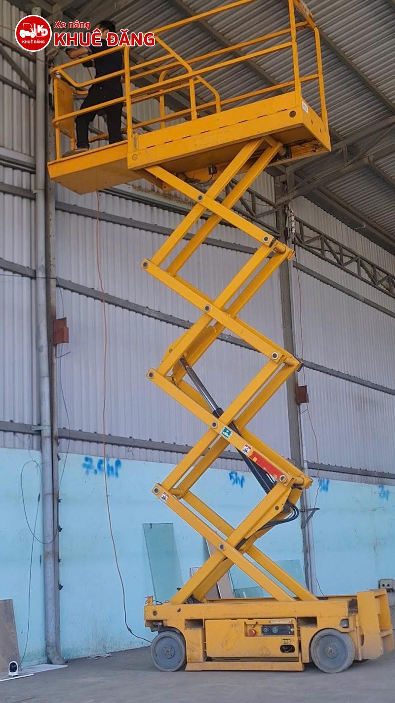 cho thuê xe nâng người tại TPHCM