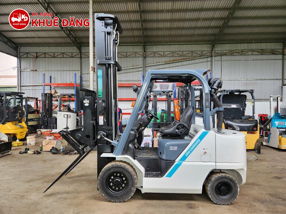 Xe nâng dầu 2.5 tấn Unicarriers FHD25T5. Khung nâng 5m, ty giữa, gật gù