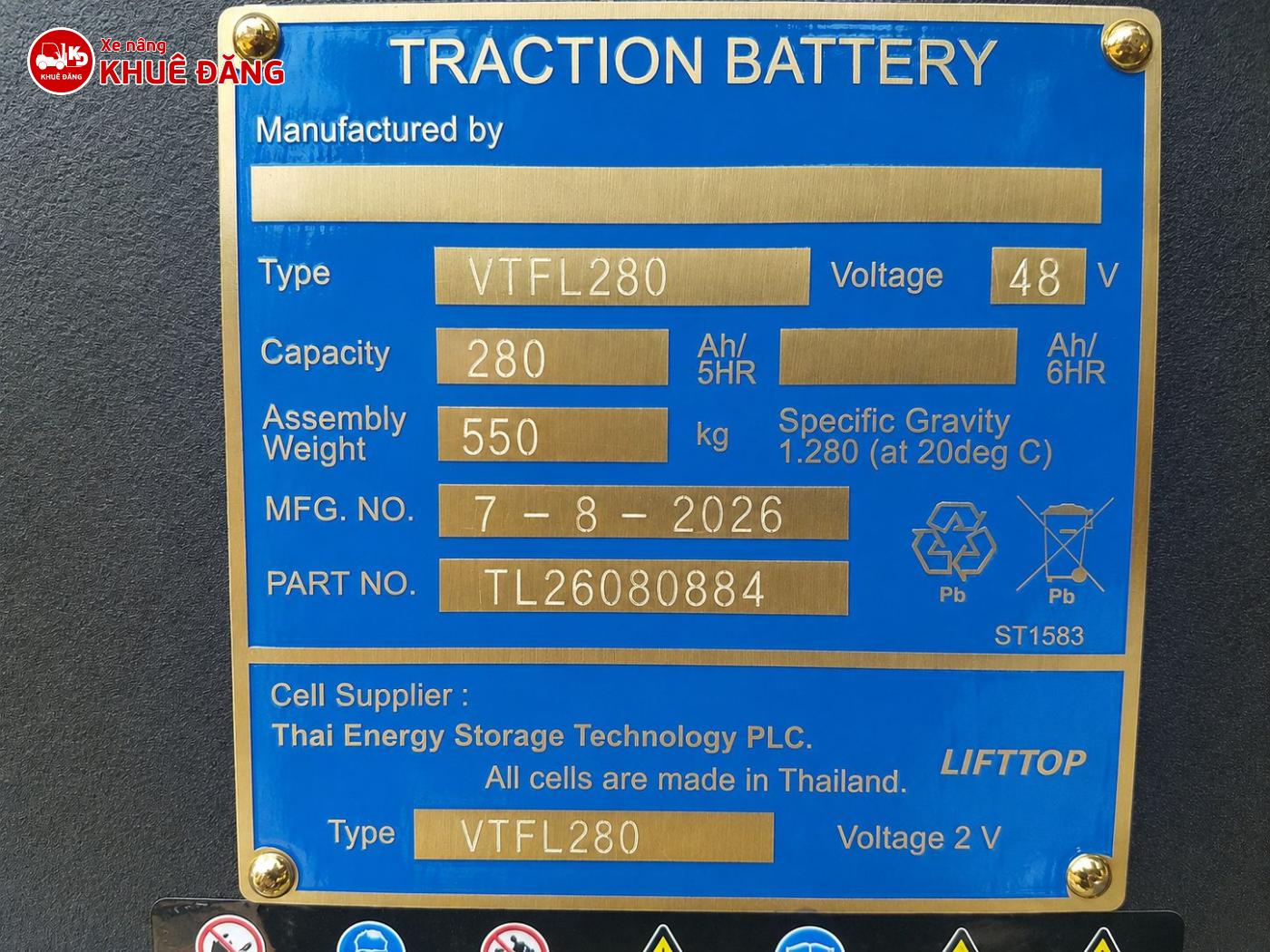 Thông số 48V 280Ah trên bình ắc quy hoặc pin cho biết đây là một nguồn điện có điện áp danh định là 48 Volt và tổng dung lượng lưu trữ điện năng là 280 Ampe-giờ