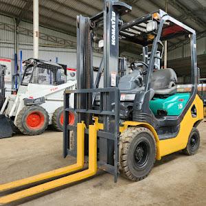 Xe nâng xăng 1.5 tấn Komatsu FG15T-20