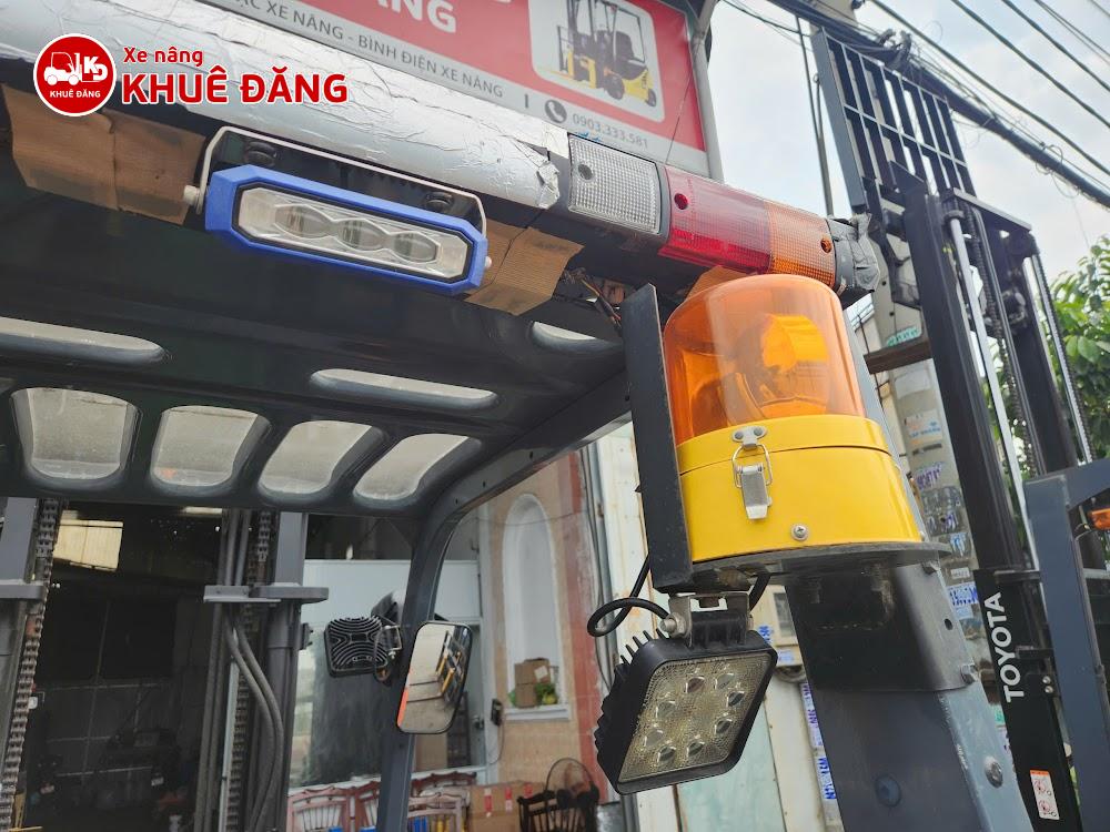 Xe nâng dầu 2 tấn Toyota 02-8FD20, 3.5m, sàng khung - Góc nhìn khác