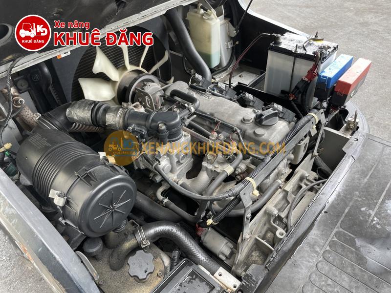 894-Xe nâng xăng gas 2 tấn Nissan UGL02