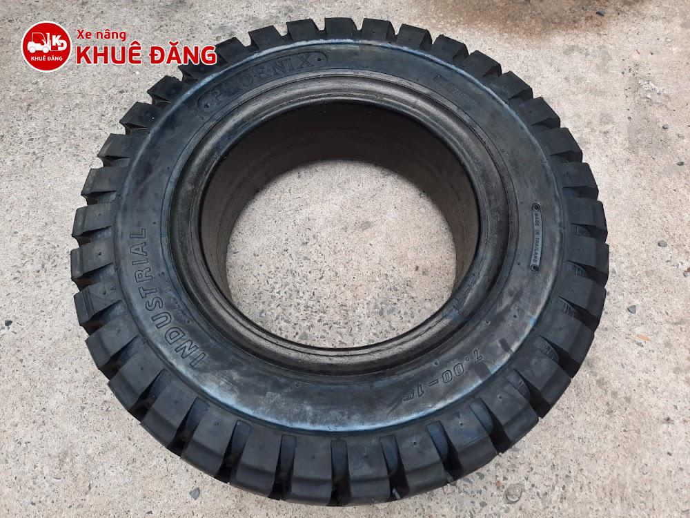 Lốp đặc xe nâng 700-15 Phoenix