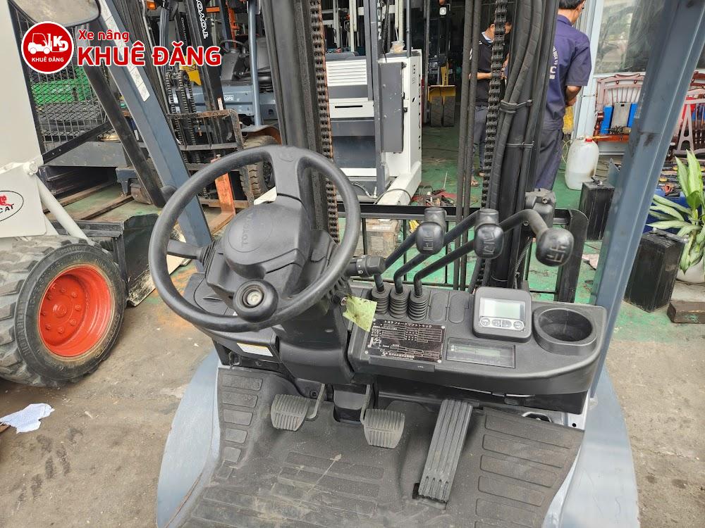Xe nâng dầu 2 tấn Toyota 02-8FD20, 3.5m, sàng khung - Bánh xe