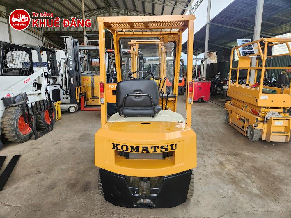Xe nâng dầu 1.5 tấn Komatsu FD15L-14
