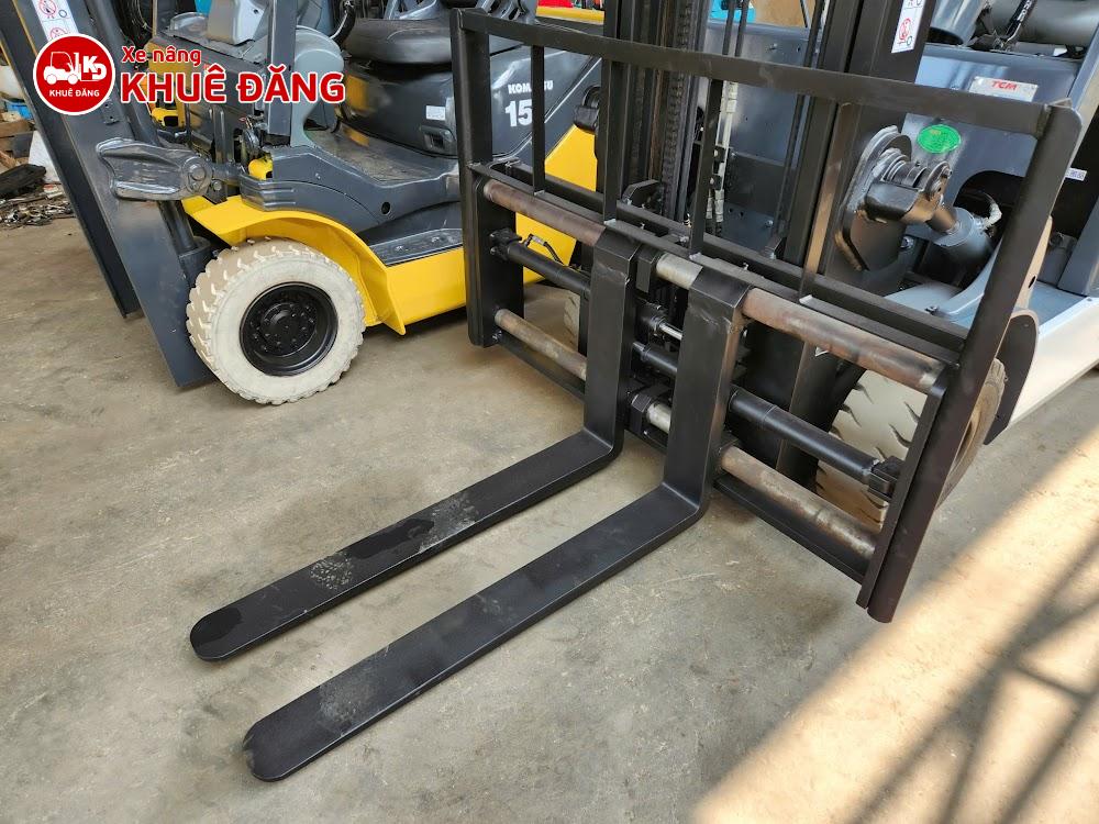 Xe nâng điện ngồi lái 2.5 tấn TCM FB25-7, 4m, đóng mở càng