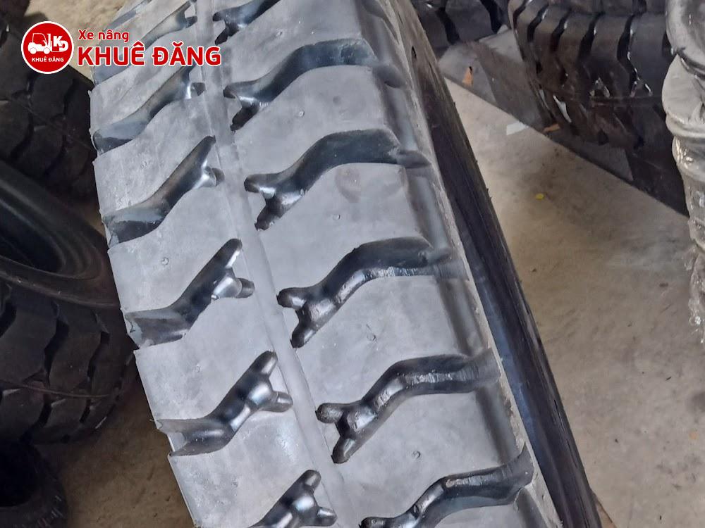 Lốp đặc xe nâng 825-15 Phoenix