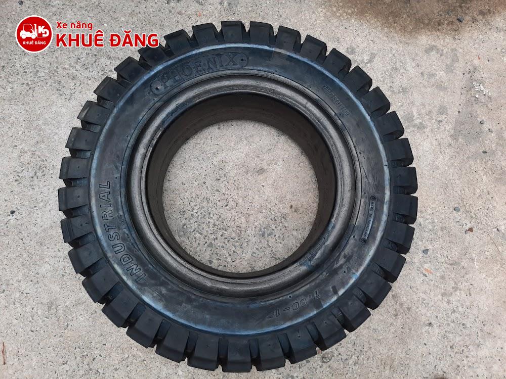 Lốp đặc xe nâng 700-15 Phoenix