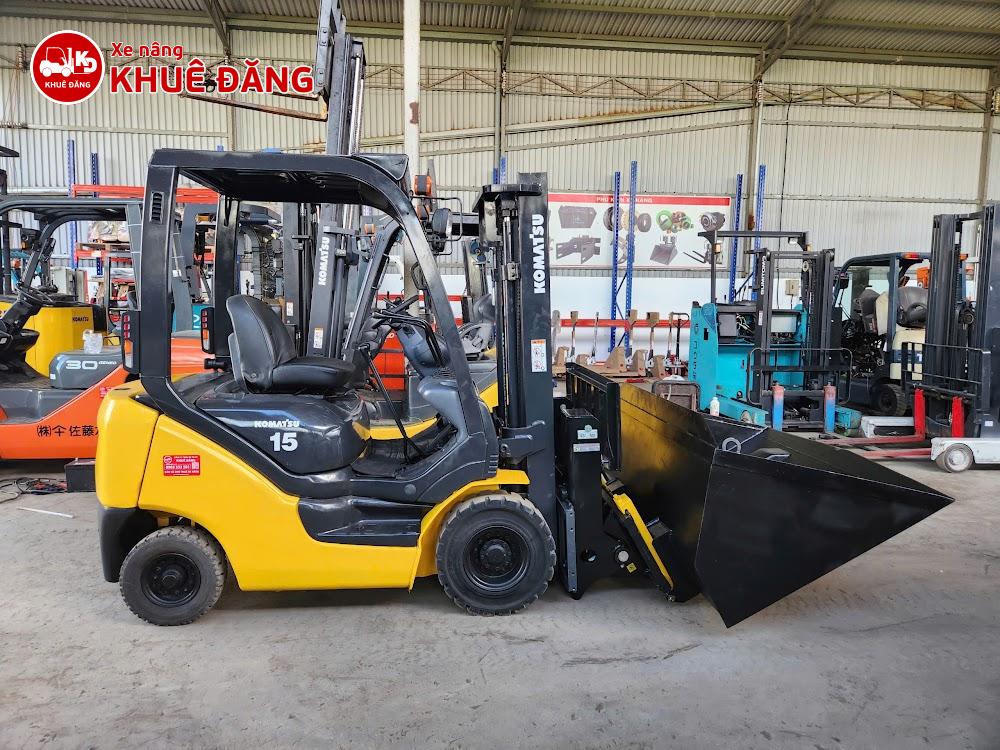Xe nâng dầu 1.5 tấn Komatsu FD15C-18 gắn gầu xúc - Chi tiết khung nâng