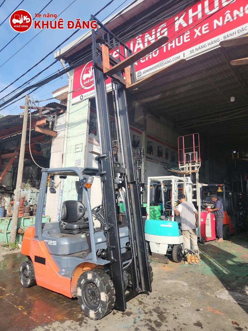 Xe nâng dầu 2 tấn Toyota 02-8FD20