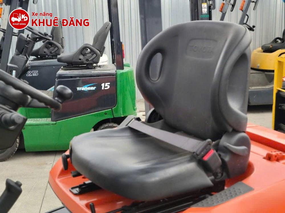 Xe nâng điện ngồi lái 1.5 tấn Toyota 8FBH15, 4.5m