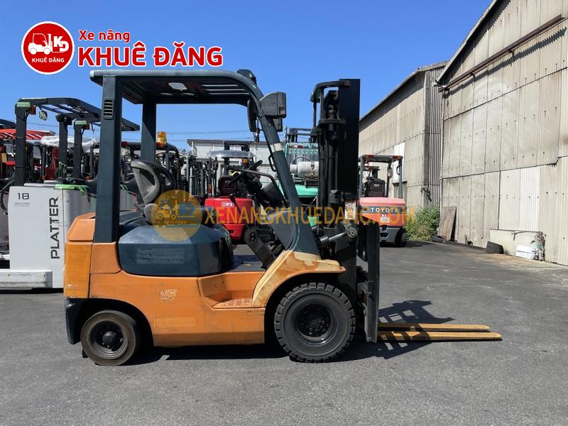 1833-Xe nâng dầu 1.5 tấn Toyota 7FD15