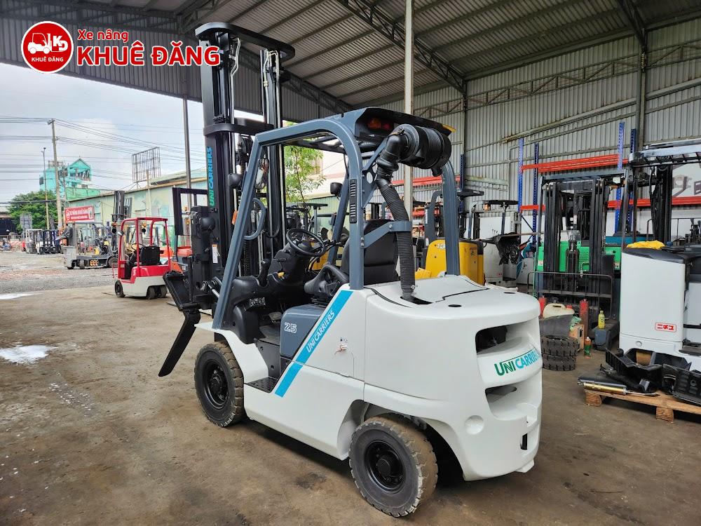 Xe nâng dầu 2.5 tấn Unicarriers FHD25T5. Khung nâng 5m, ty giữa, gật gù