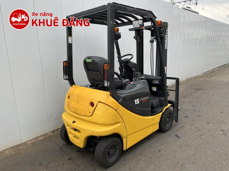 1968-Xe nâng điện ngồi lái 1.5 tấn Komatsu FB15-12