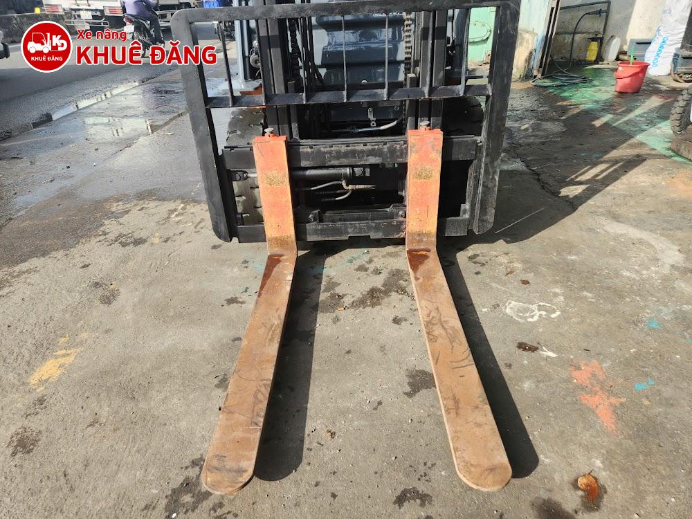 Xe nâng dầu 2 tấn Toyota 02-8FD20, 3.5m, sàng khung - Chi tiết bảng điều khiển