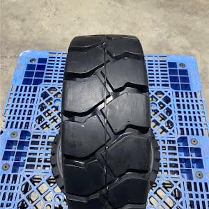 Bánh đặc 21x8-9 Ascendo S400