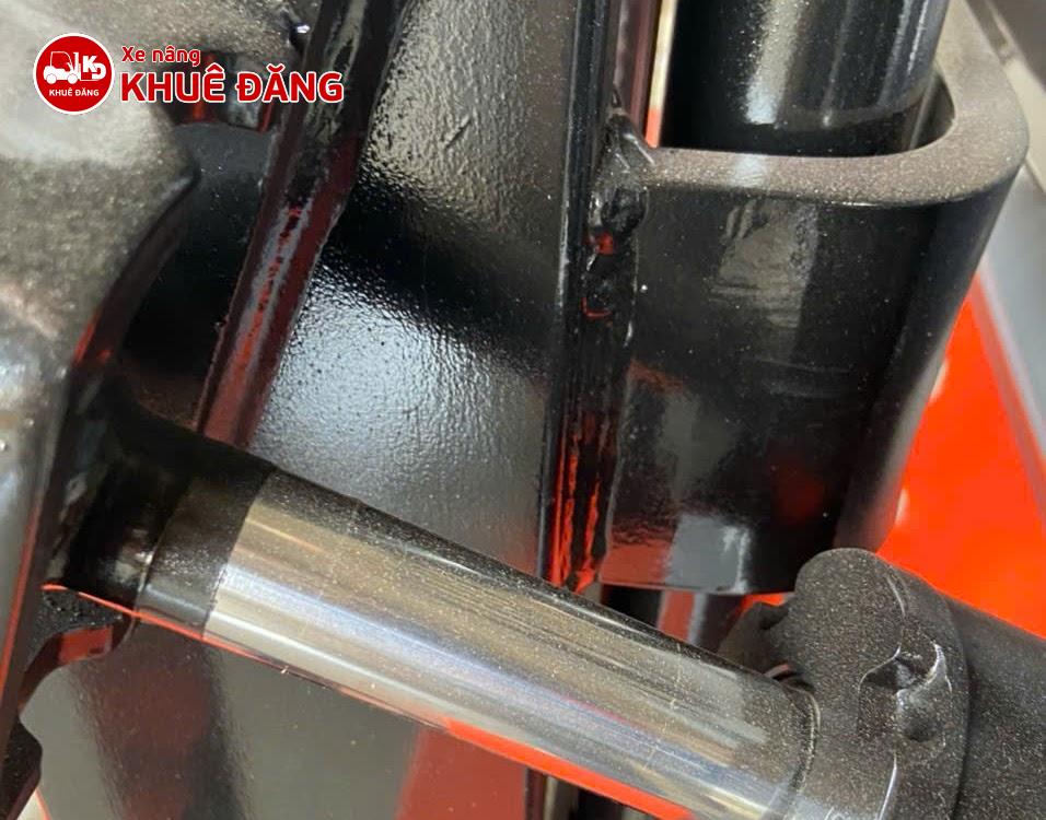 Xe nâng điện ngồi lái 1.5 tấn Toyota 7FB15, nâng cao 3m, bánh trắng