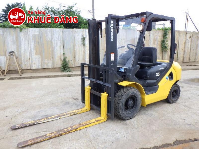 xe nâng dầu 2.5 tấn cũ Nhật Bản - Xe sẵn tại Bình Tân, TPHCM