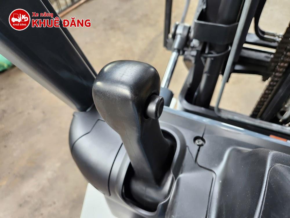 Xe nâng dầu 2.5 tấn Unicarriers FHD25T5. Khung nâng 5m, ty giữa, gật gù