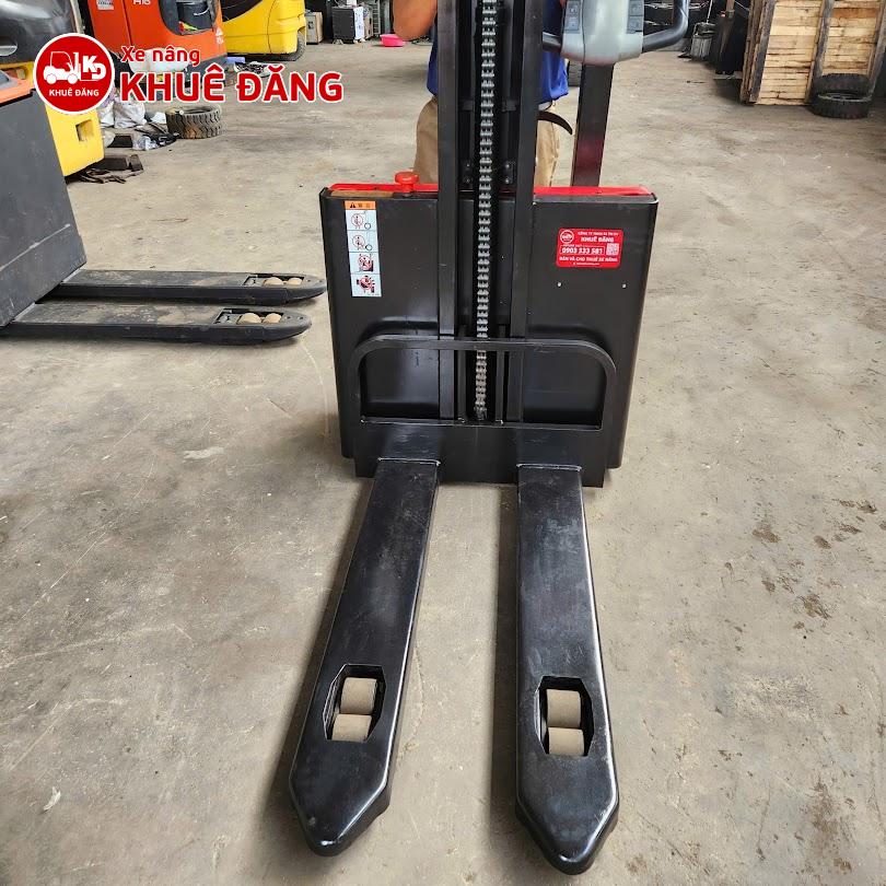 Xe nâng tay cao 900kg Bishamon BDS90S, nâng cao 190cm