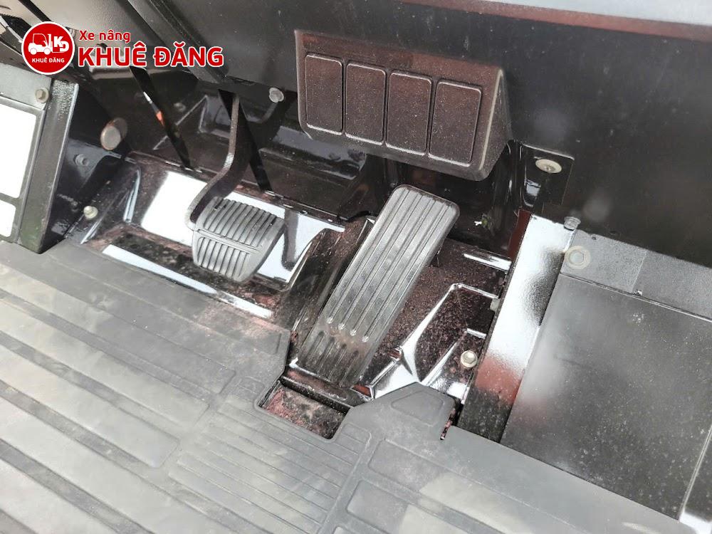 Xe nâng điện ngồi lái 1.5 tấn Toyota 8FB15