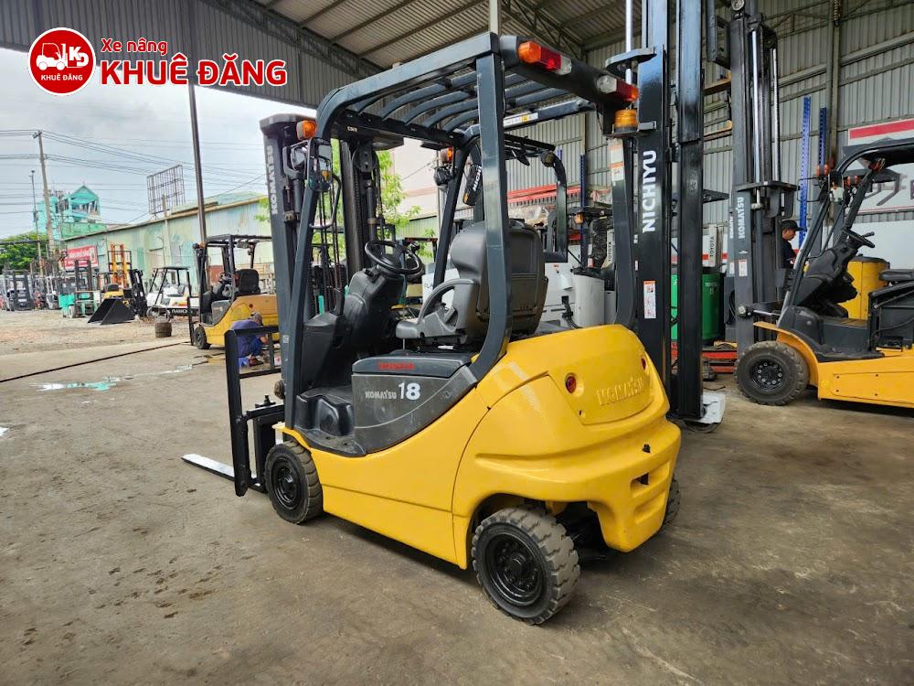 Xe nâng điện ngồi lái 1.8 tấn Komatsu FB18-12