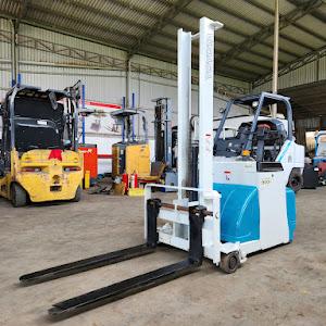 Xe nâng tay điện 900kg Toyota 2HFW9