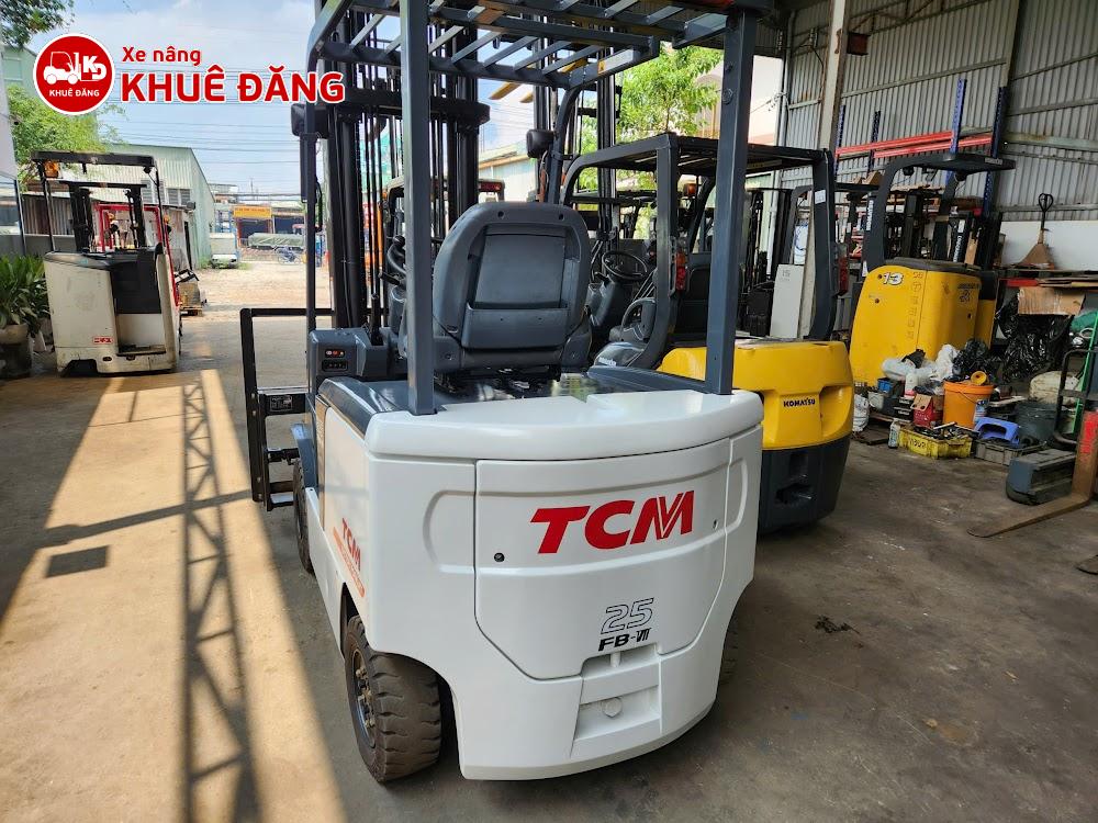 Xe nâng điện ngồi lái 2.5 tấn TCM FB25-7, 4m, đóng mở càng