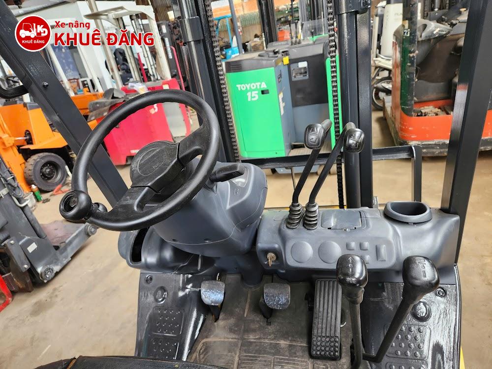 Xe nâng dầu 1.5 tấn Komatsu FD15C-18 - Thuê xe