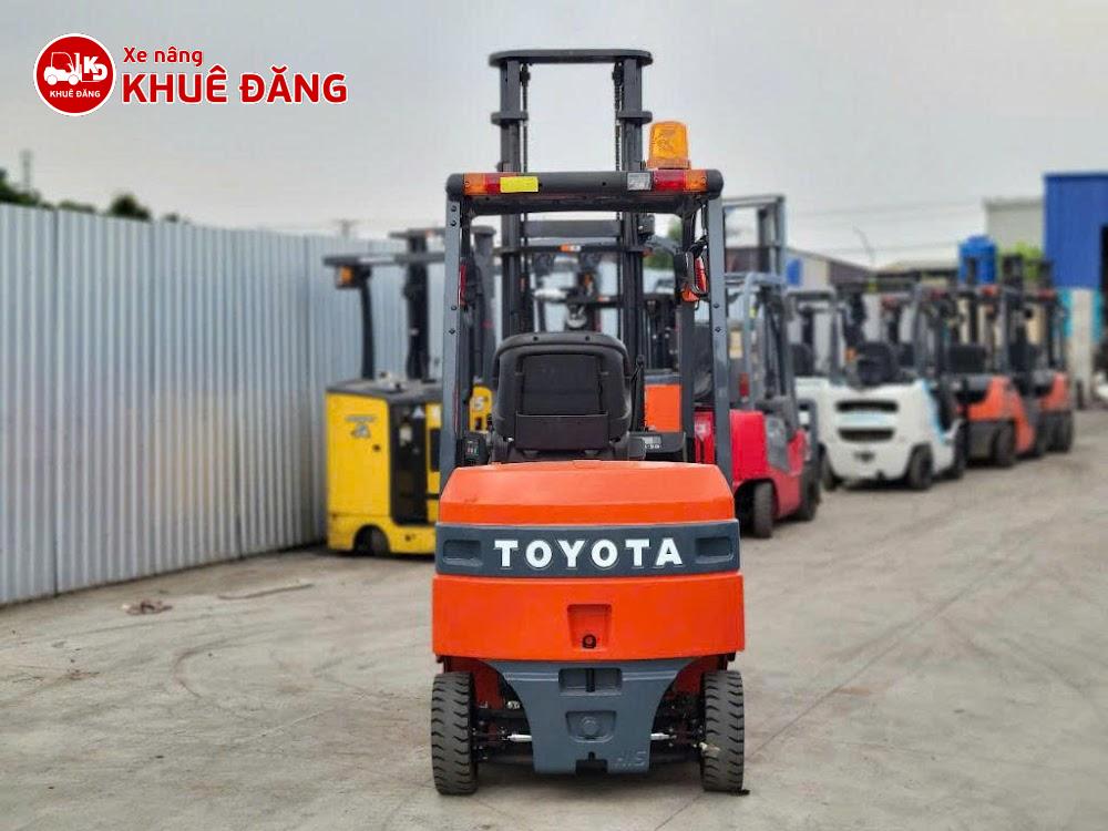 Xe nâng điện ngồi lái 1.5 tấn Toyota 8FBH15, 4.5m