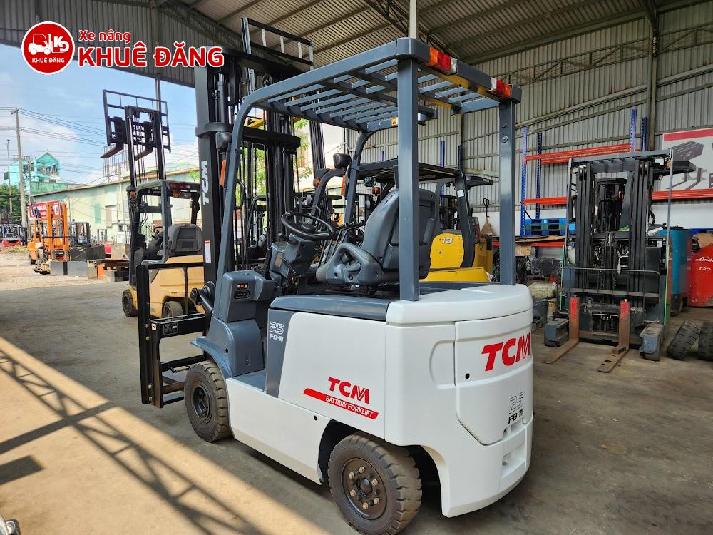Xe nâng điện ngồi lái 2.5 tấn TCM FB25-7, 4m, đóng mở càng