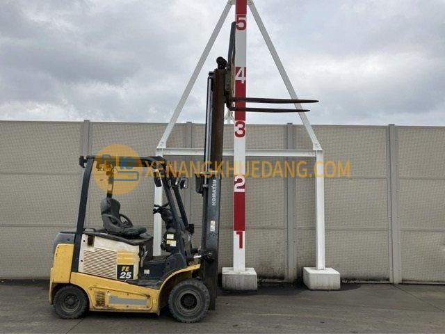 1284-Xe nâng điện ngồi lái 2.5 tấn Komatsu FE25-1