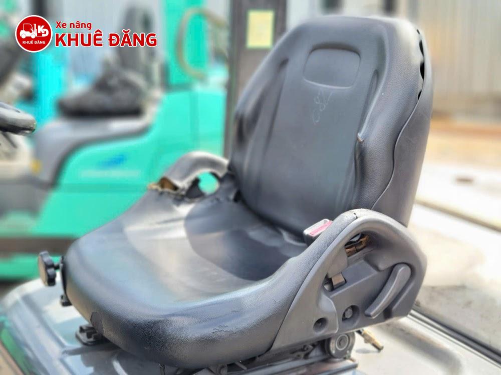 Xe nâng dầu 2.5 tấn Unicarriers FD25, 4m