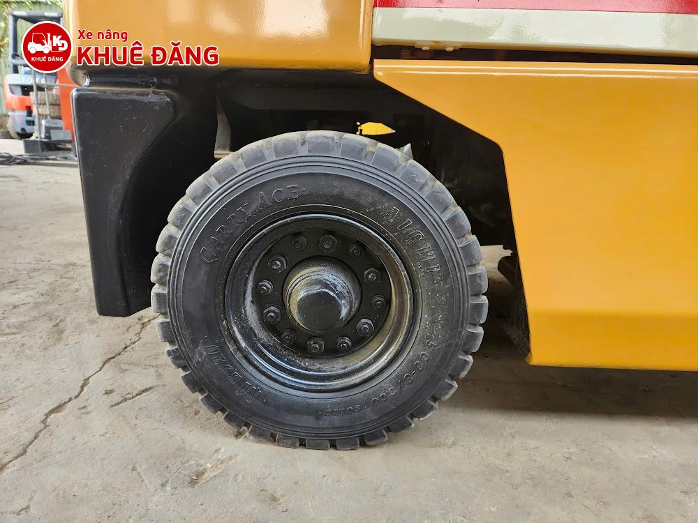 Xe nâng dầu 1.5 tấn Komatsu FD15L-14