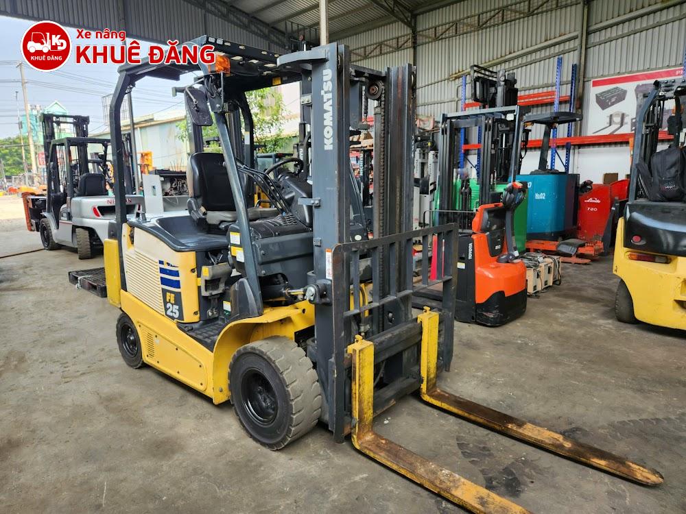 Xe nâng điện ngồi lái 2.5 tấn Komatsu FE25-1, Dịch Giá, SX 2018