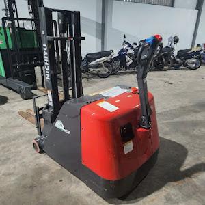 Xe nâng tay điện 700kg Nichiyu FBD7-70-200T, 2m
