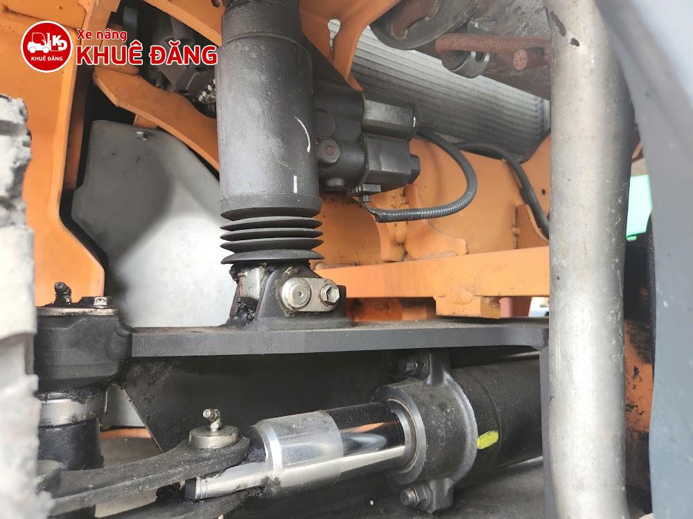 Xe nâng dầu 2 tấn Toyota 02-8FD20, 3.5m, sàng khung - Mặt trước